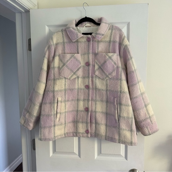 Size XL Hollister Oversized Cozy Plaid Shacket - Lilac - Picture 4 of 8